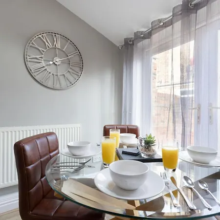 Prospect Place - Free Parking - Victorian Home *